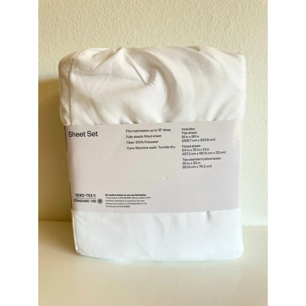 NEW Room Essentials Full Microfiber Sheet Set White Flat, Fitted, Two Pillowcase